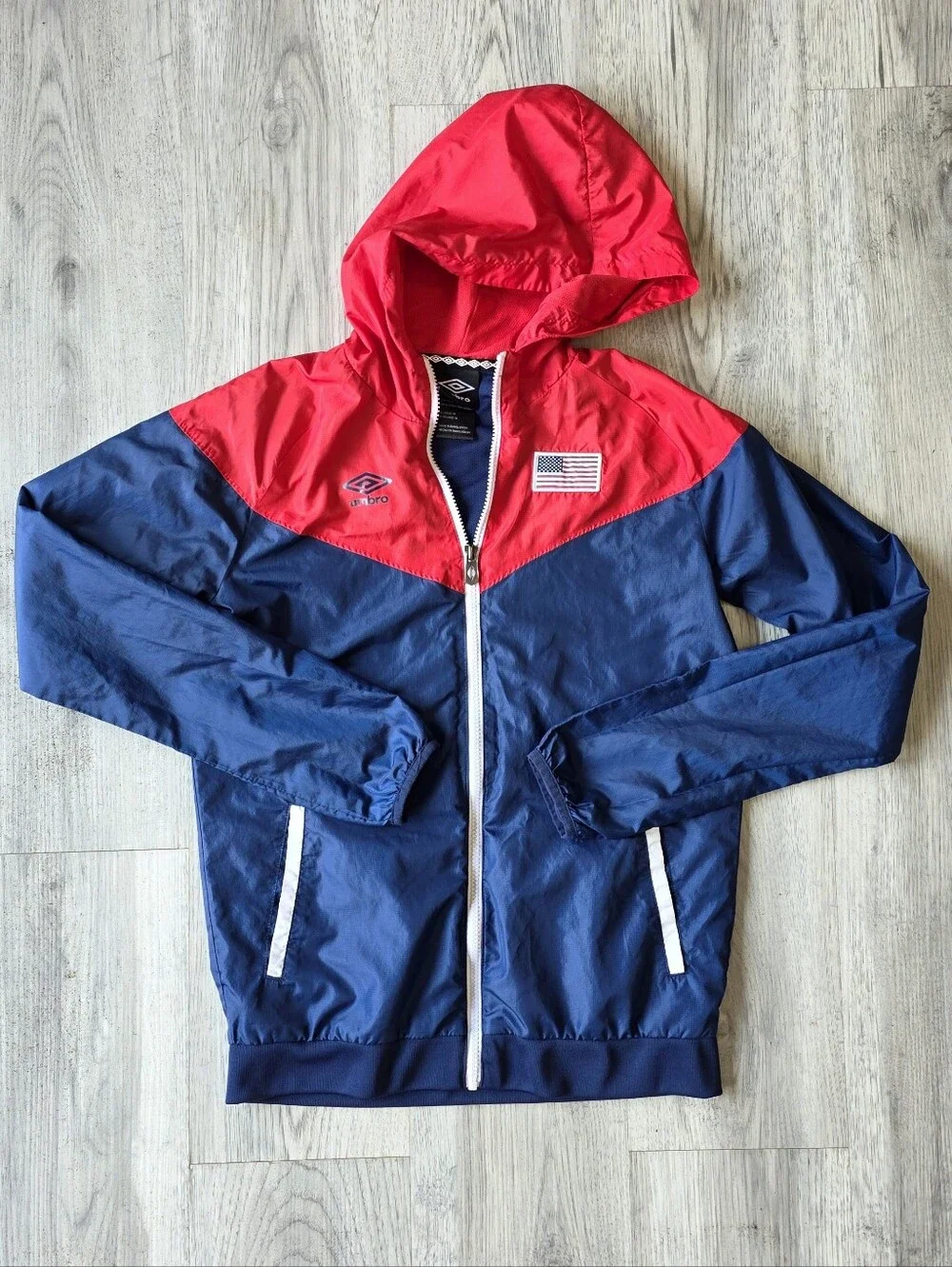 Umbro USA Boys Youth XL 18 Hooded Windbreaker Jacket Red Navy Soccer Flag